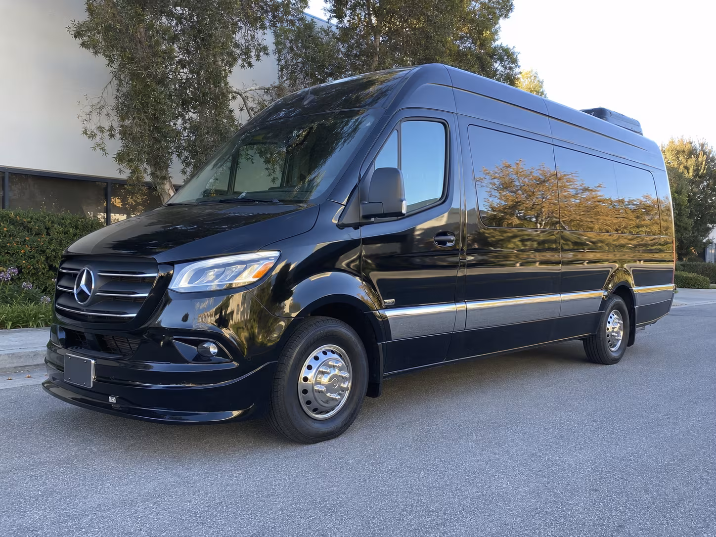 Newark Airport Shuttle & Transportation party bus exterior