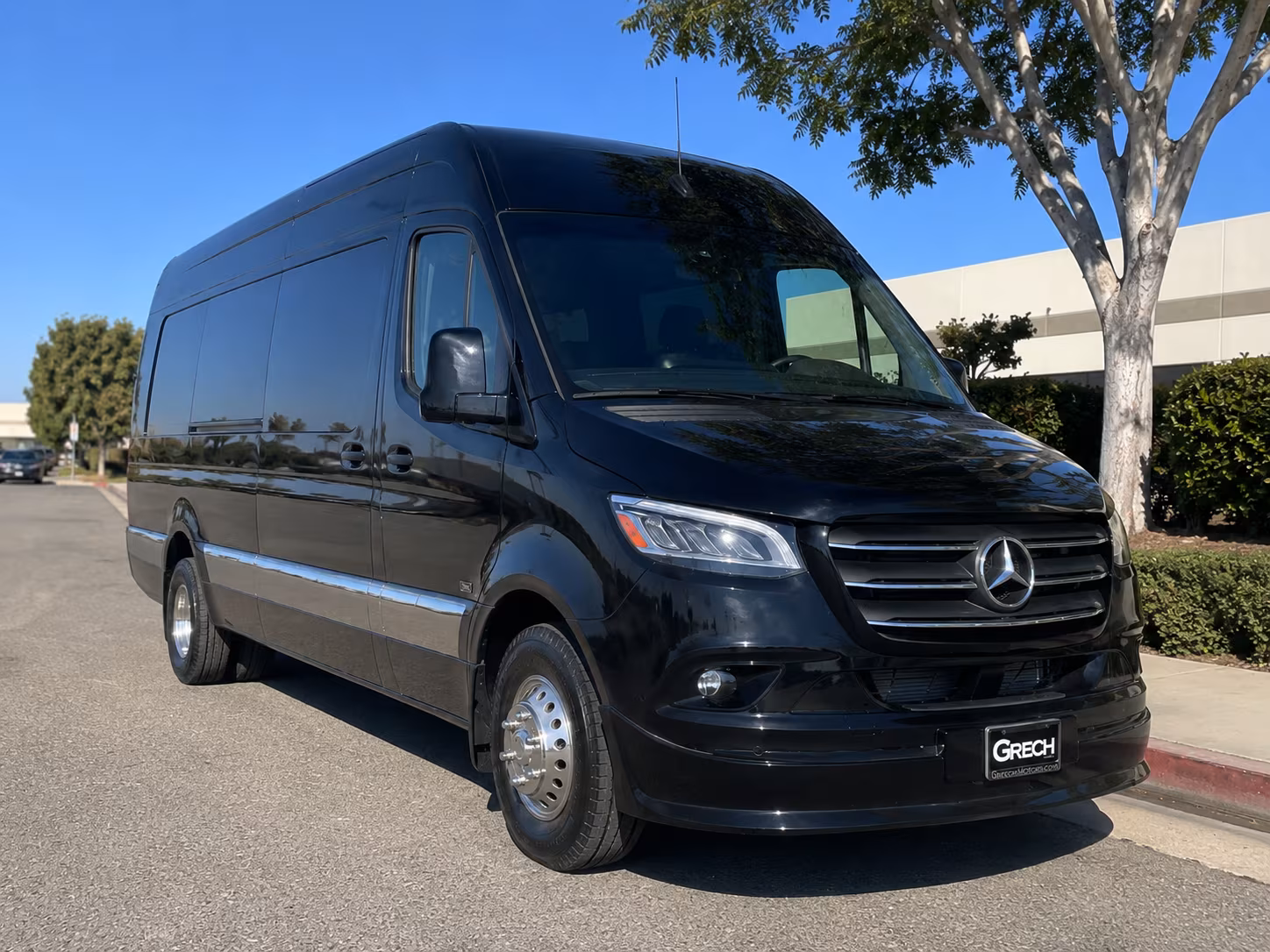 Newark Airport Shuttles & Transportation