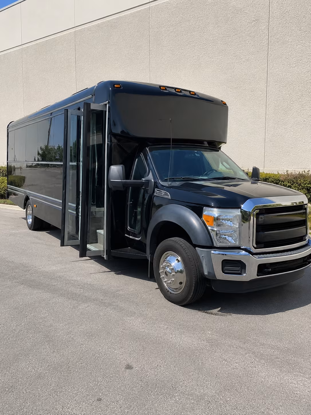 Newark Winery Tour & Pub Crawl Transportation onboard seating