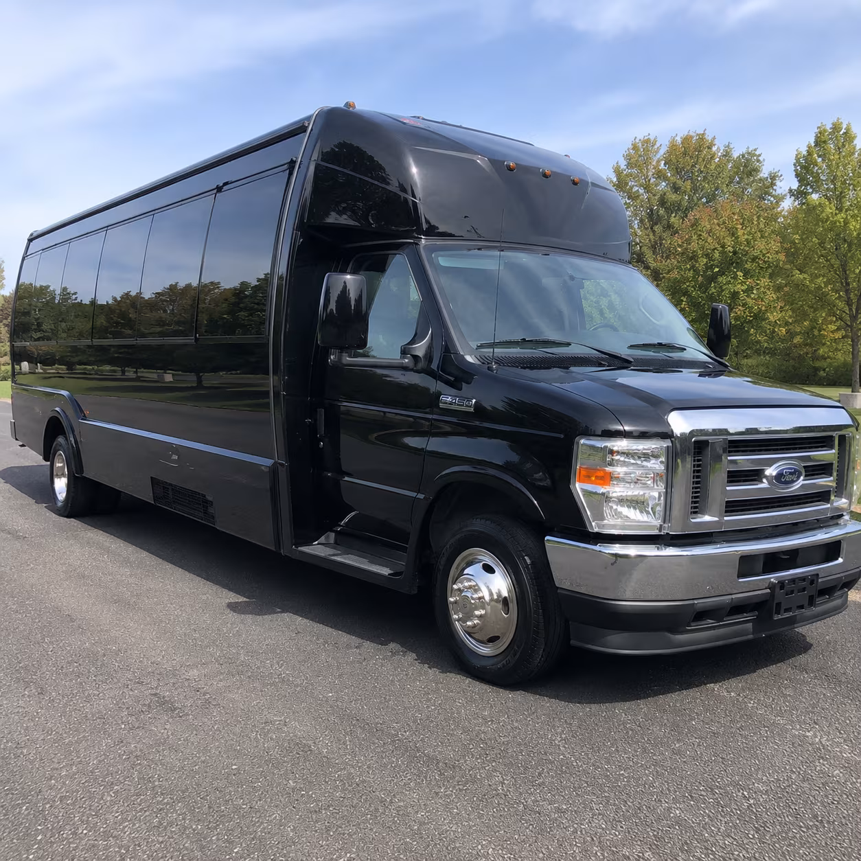 Newark Winery Tour & Pub Crawl Transportation party bus exterior